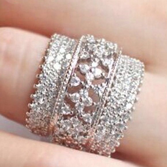 Swarovski Crystal Cocktail Ring - Picture 3 of 4